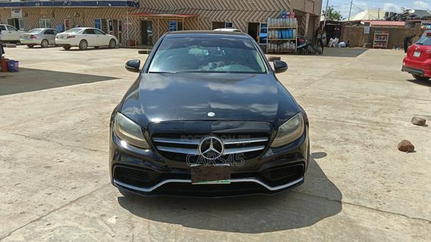 Mercedes-Benz C300 2016 Black