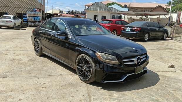 Mercedes-Benz C300 2016 Black