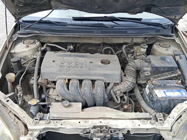 Toyota Corolla 2006 Gold