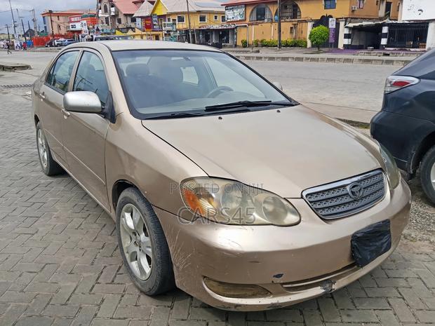 Toyota Corolla 2006 Gold