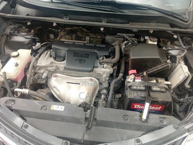 Toyota RAV4 XLE 4dr SUV (2.5L 4cyl 6A) 2014 Gray