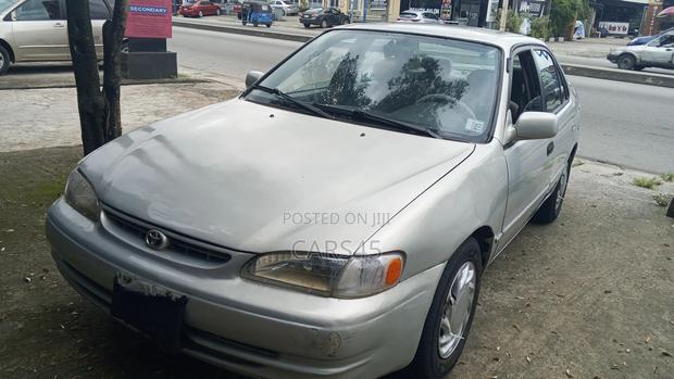 Toyota Corolla 1.9 D Hatchback 2000 Silver