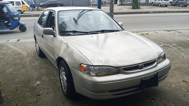 Toyota Corolla 1.9 D Hatchback 2000 Silver