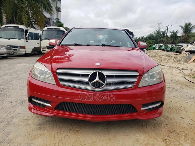 Mercedes-Benz C300 2009 Red