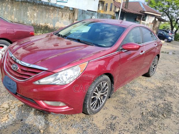 Hyundai Sonata Limited 2.0T Sedan (2.0L 4cyl 6A) 2013 Red