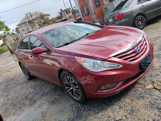 Hyundai Sonata Limited 2.0T Sedan (2.0L 4cyl 6A) 2013 Red