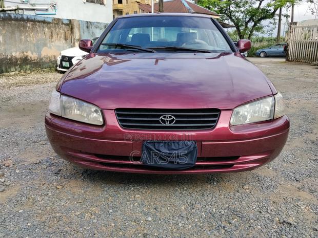 Toyota Camry LE 4dr Sedan (2.2L 4cyl 4A) 2001 Red