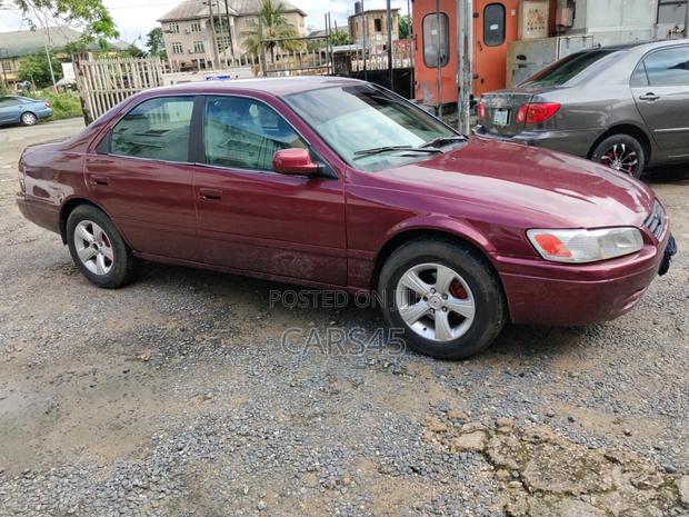 Toyota Camry LE 4dr Sedan (2.2L 4cyl 4A) 2001 Red