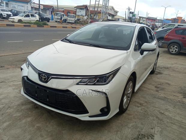 Toyota Corolla 2025 White