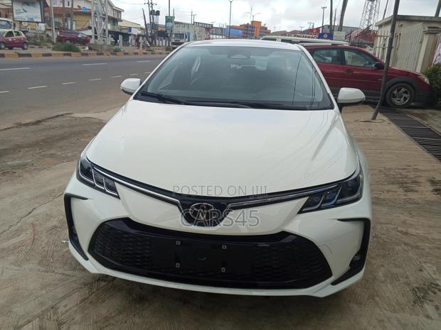Toyota Corolla 2025 White