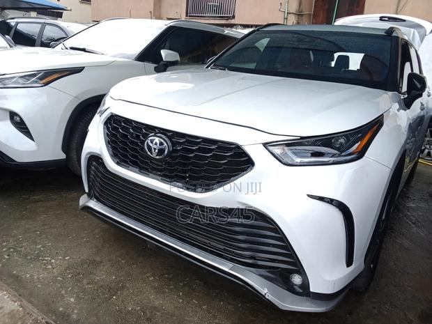 Toyota Highlander XSE 2022 White