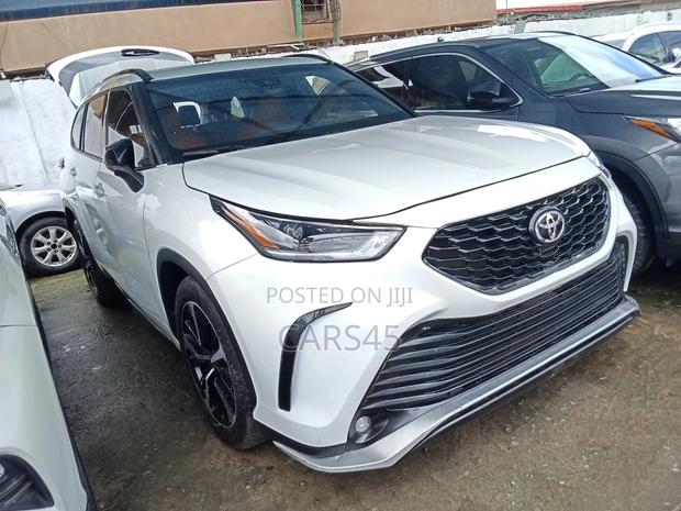 Toyota Highlander XSE 2022 White
