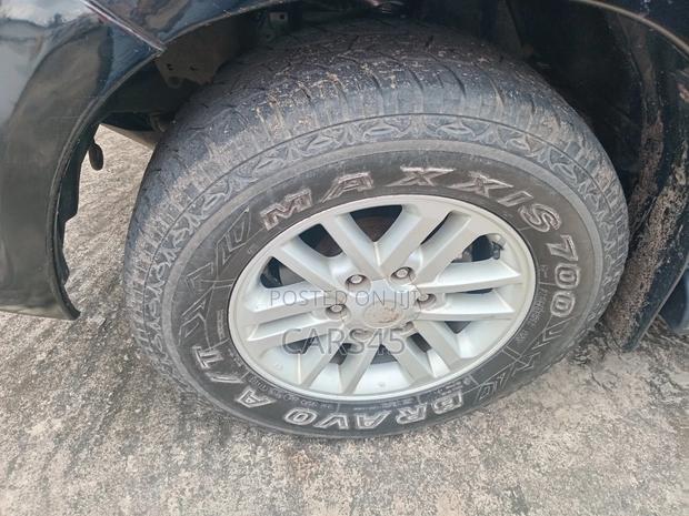 Toyota Fortuner 2012 Black