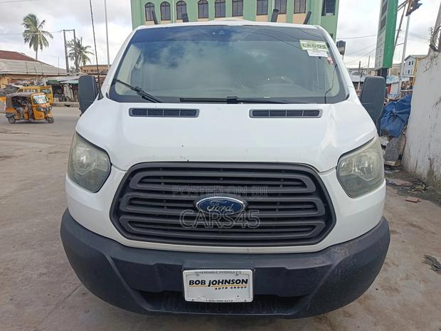 Ford Transit-350 2015 White