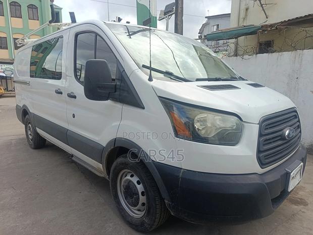 Ford Transit-350 2015 White