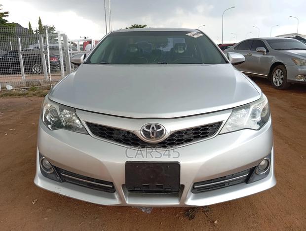 Toyota Camry 2014 Silver