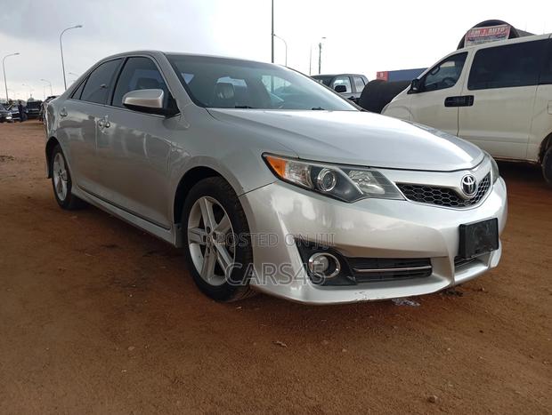 Toyota Camry 2014 Silver