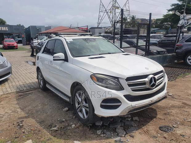 Mercedes-Benz GLE-Class 2016 Beige