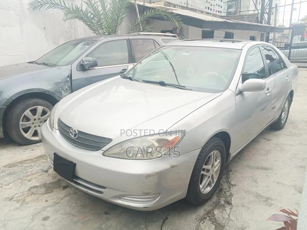 Toyota Camry 2004 Silver