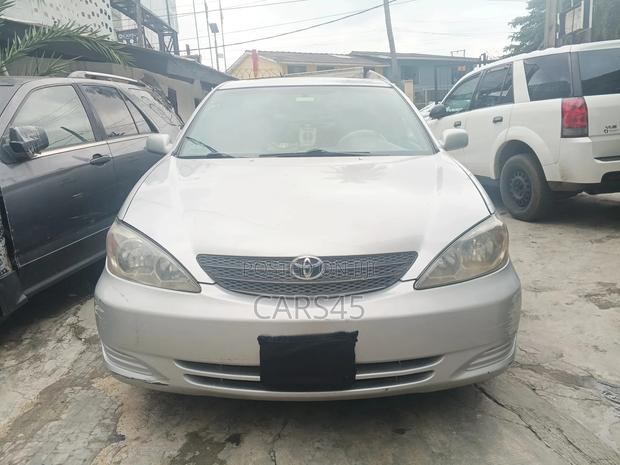 Toyota Camry 2004 Silver