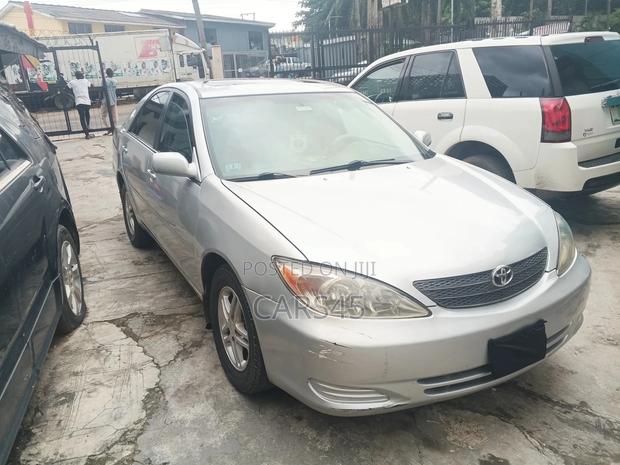 Toyota Camry 2004 Silver