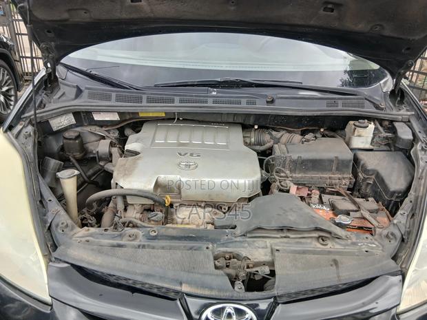 Toyota Sienna LE 2009 Black