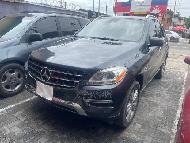 Mercedes-Benz M Class 2012 Blue