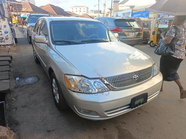 Toyota Avalon 2002 Silver