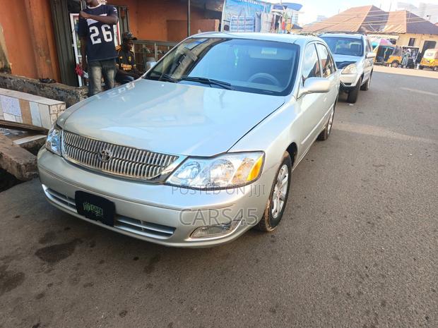 Toyota Avalon 2002 Silver