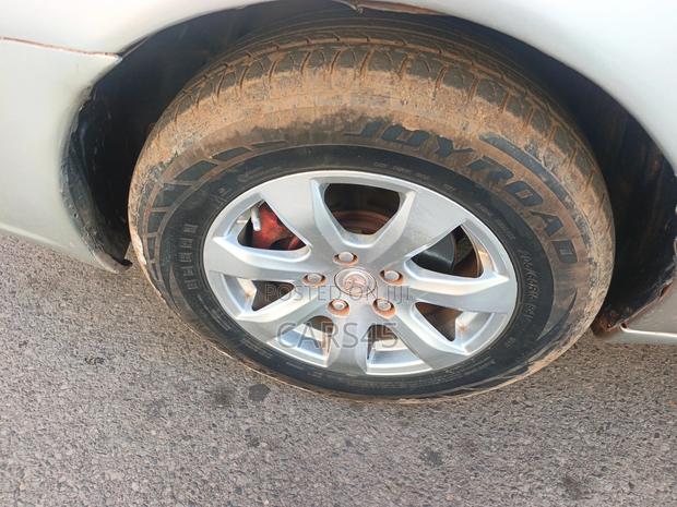 Toyota Avalon 2002 Silver