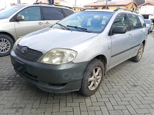 Toyota Corolla 2004 Gray