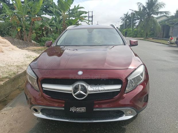 Mercedes-Benz GLA 250 2015 Red