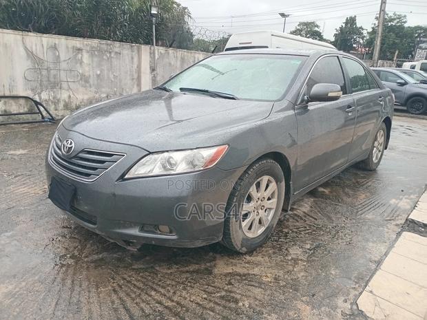 Toyota Camry 2009 Gray