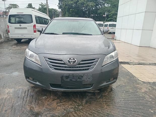 Toyota Camry 2009 Gray