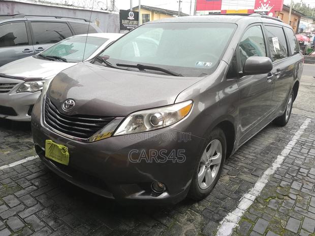 Toyota Sienna 2013 Gray