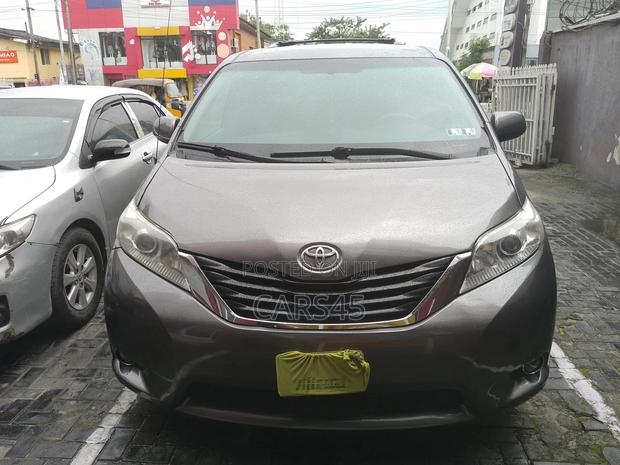 Toyota Sienna 2013 Gray