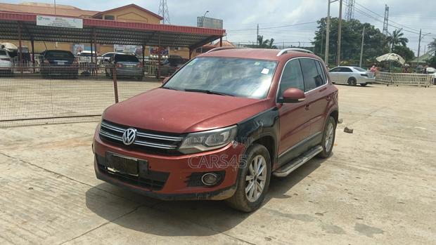 Volkswagen Tiguan 2012 Red