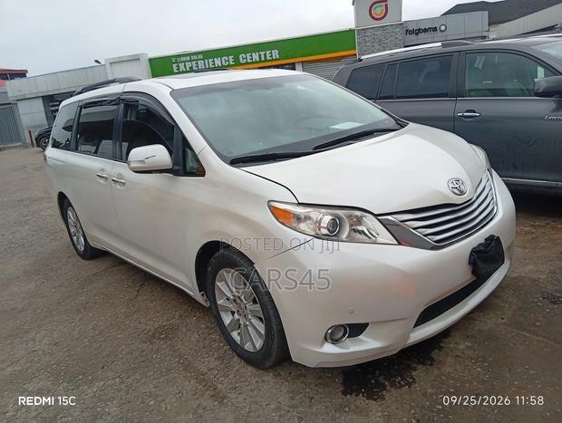 Toyota Sienna 2014 White