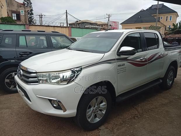 Toyota Hilux 2020 White