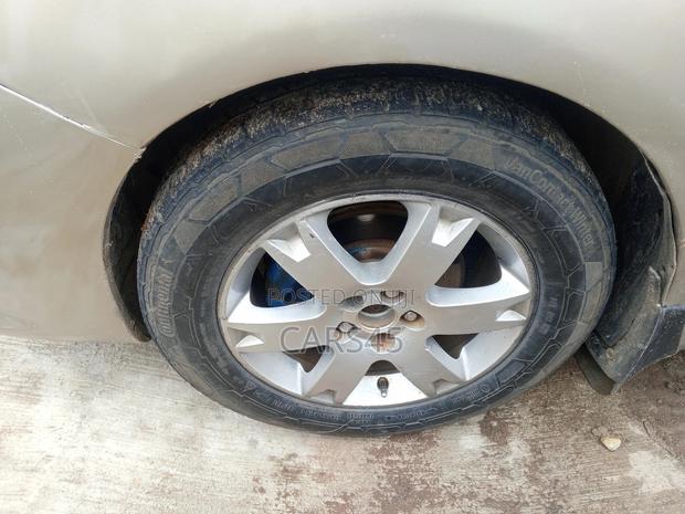 Toyota Corolla 2009 Gold