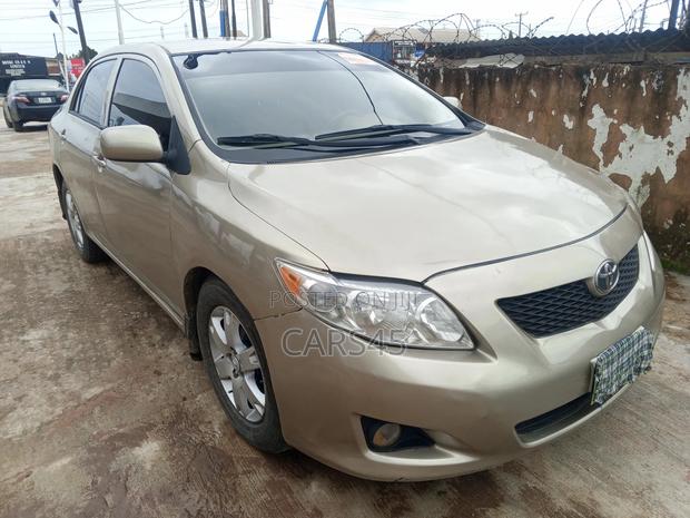 Toyota Corolla 2009 Gold