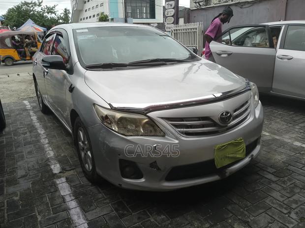 Toyota Corolla 2010 Silver