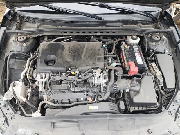 Toyota Camry SE FWD (2.5L 4cyl 8AM) 2018 Black