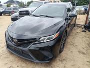 Toyota Camry SE FWD (2.5L 4cyl 8AM) 2018 Black for sale