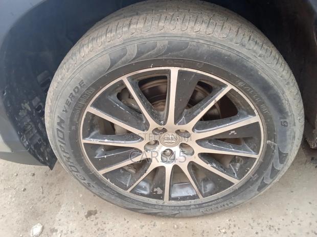 Toyota Highlander SE 4x4 V6 (3.5L 6cyl 8A) 2018 Silver