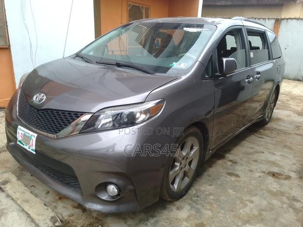 Toyota Sienna 2014 Gray