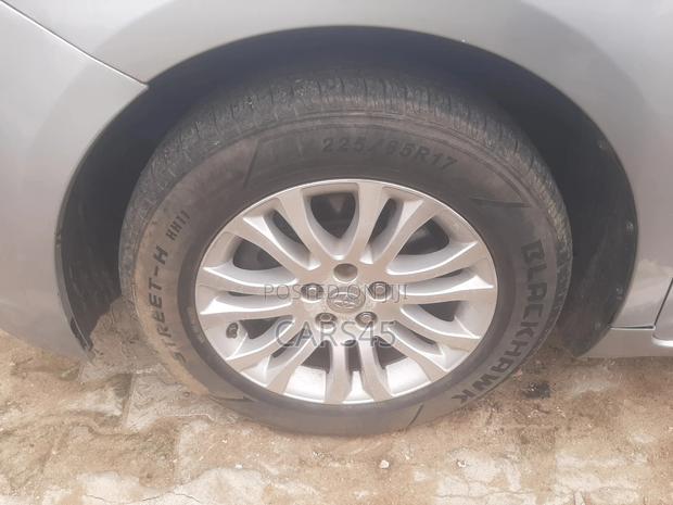 Toyota Sienna 2011 Silver