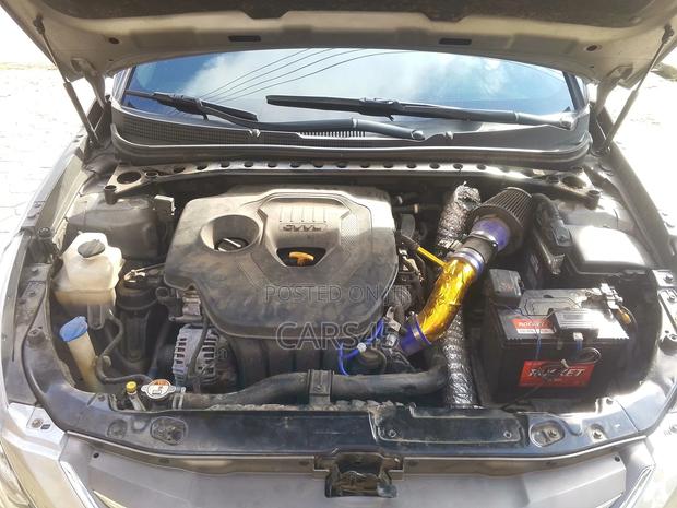 Hyundai Sonata SE Sedan FWD (2.4L 4cyl 6A) 2012 Silver
