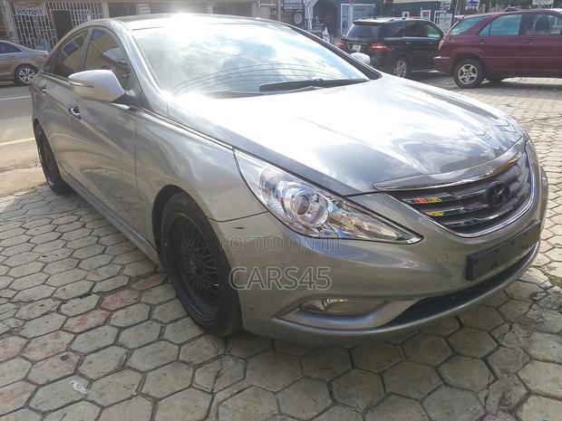 Hyundai Sonata SE Sedan FWD (2.4L 4cyl 6A) 2012 Silver