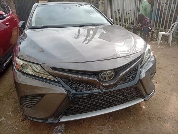 Toyota Camry 2019 Gray